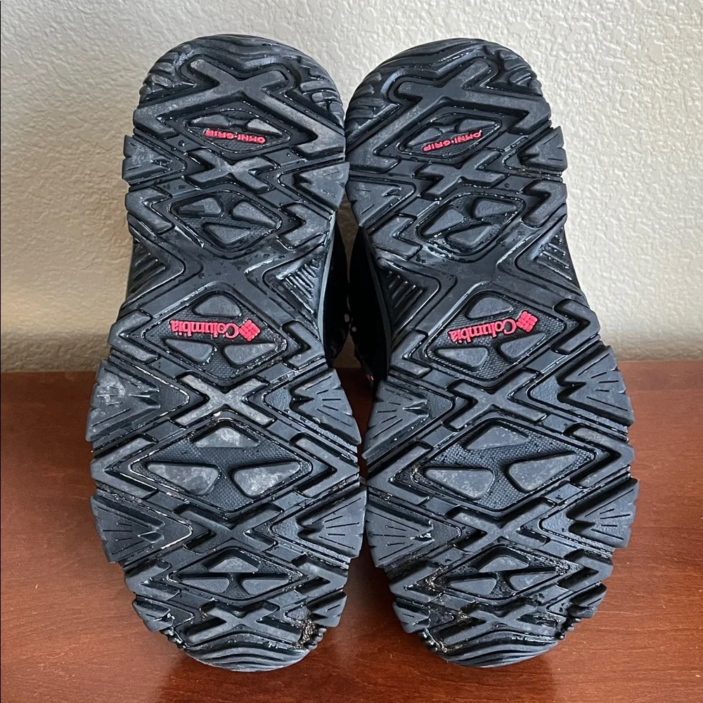 Columbia Black and Red Insulated Boots - Picture 6 of 13